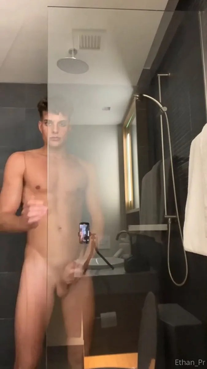 0hj1ne0zp1f3h5lxmo3a7 Source video