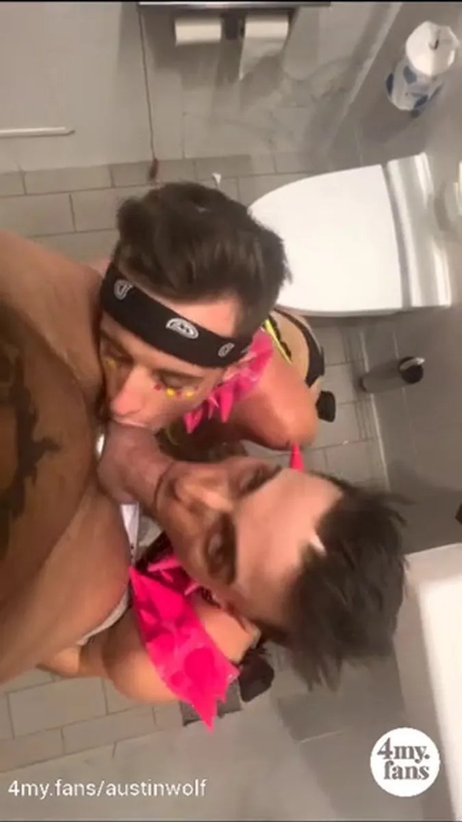 Bath Twinks video
