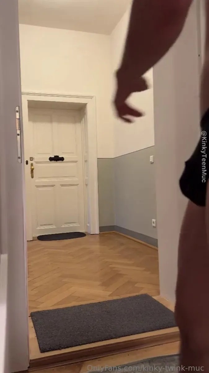 0hpzg6q4ule2w1gia77x2 Source video