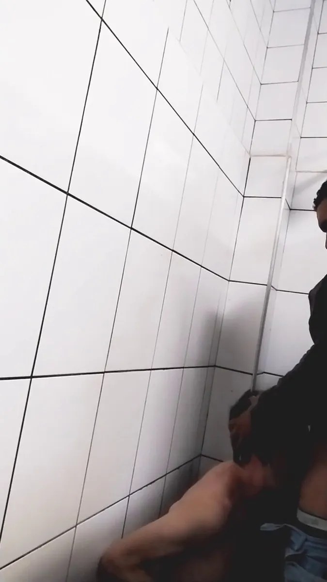 FLAGRAS E SEXO No Banheiro Dos Caminhoneiros   VIDEO 10 video