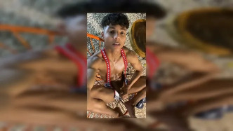 0hj34juheg3jgli4bw9lr Source video