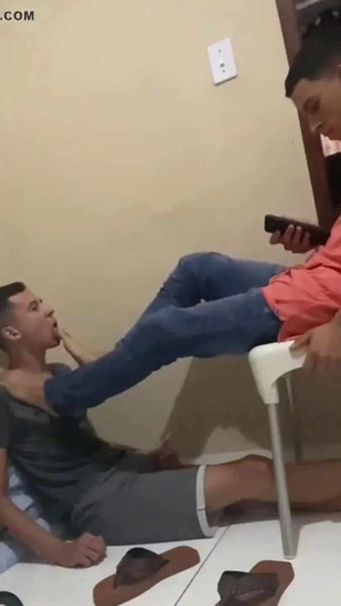 FRIEND WORSHIPS FEET Gay New 2023 video