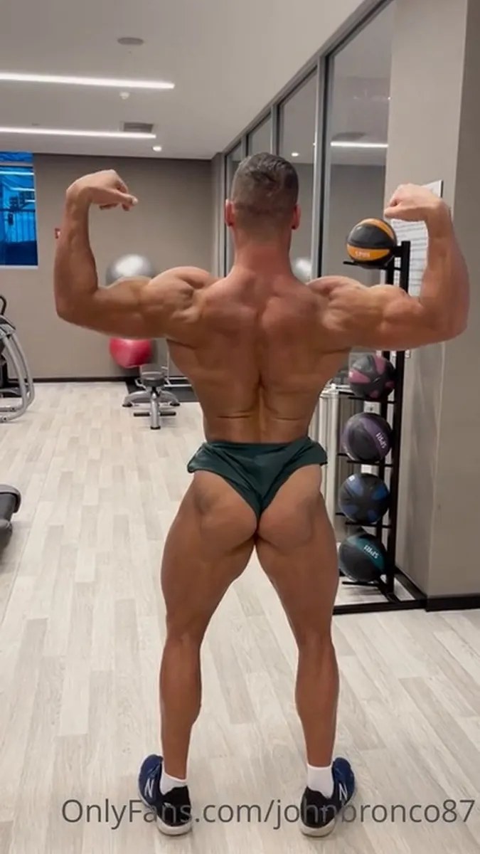 22 03 07 Flexing (1) video